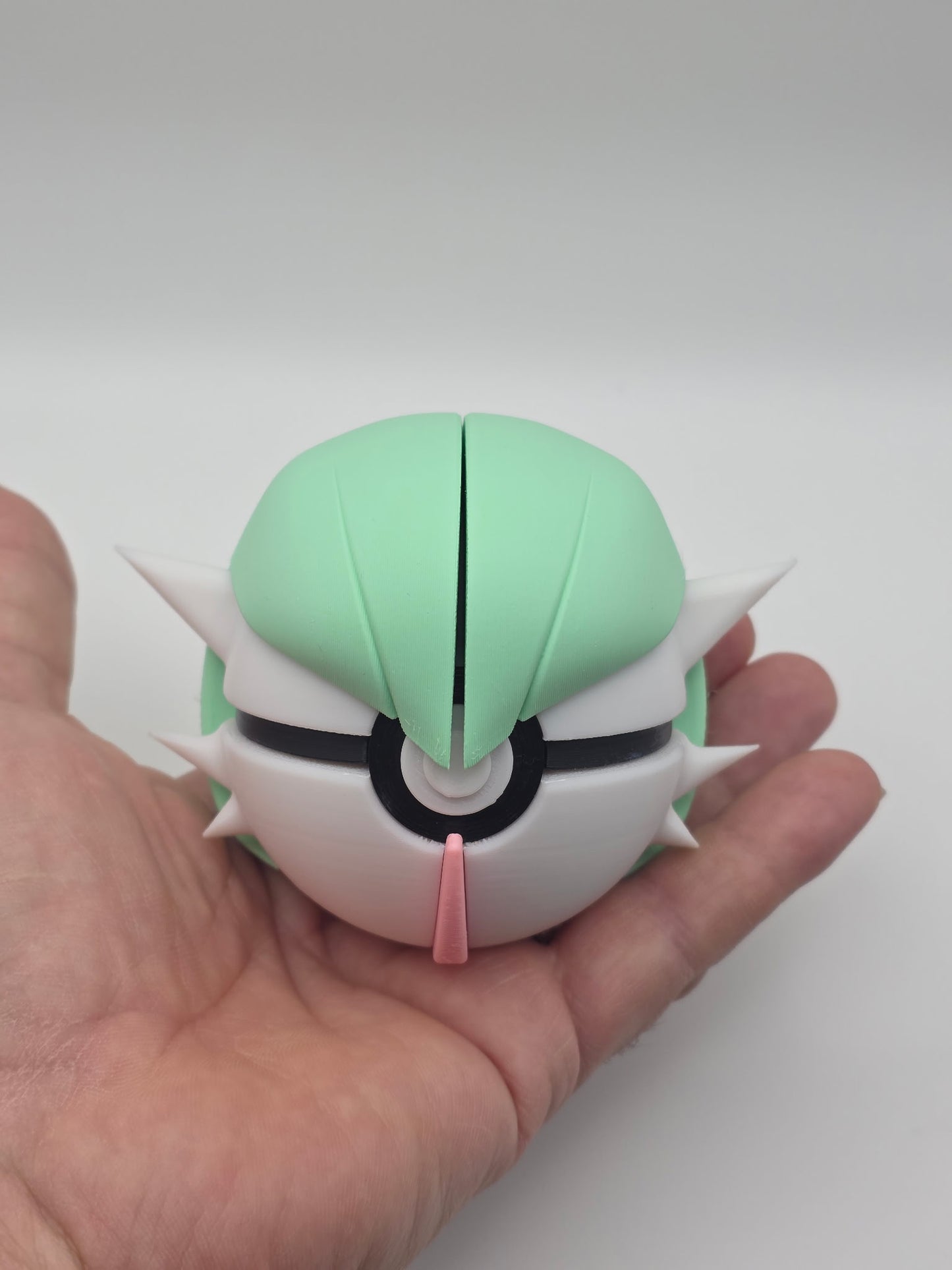 Gardevoir Pokeball