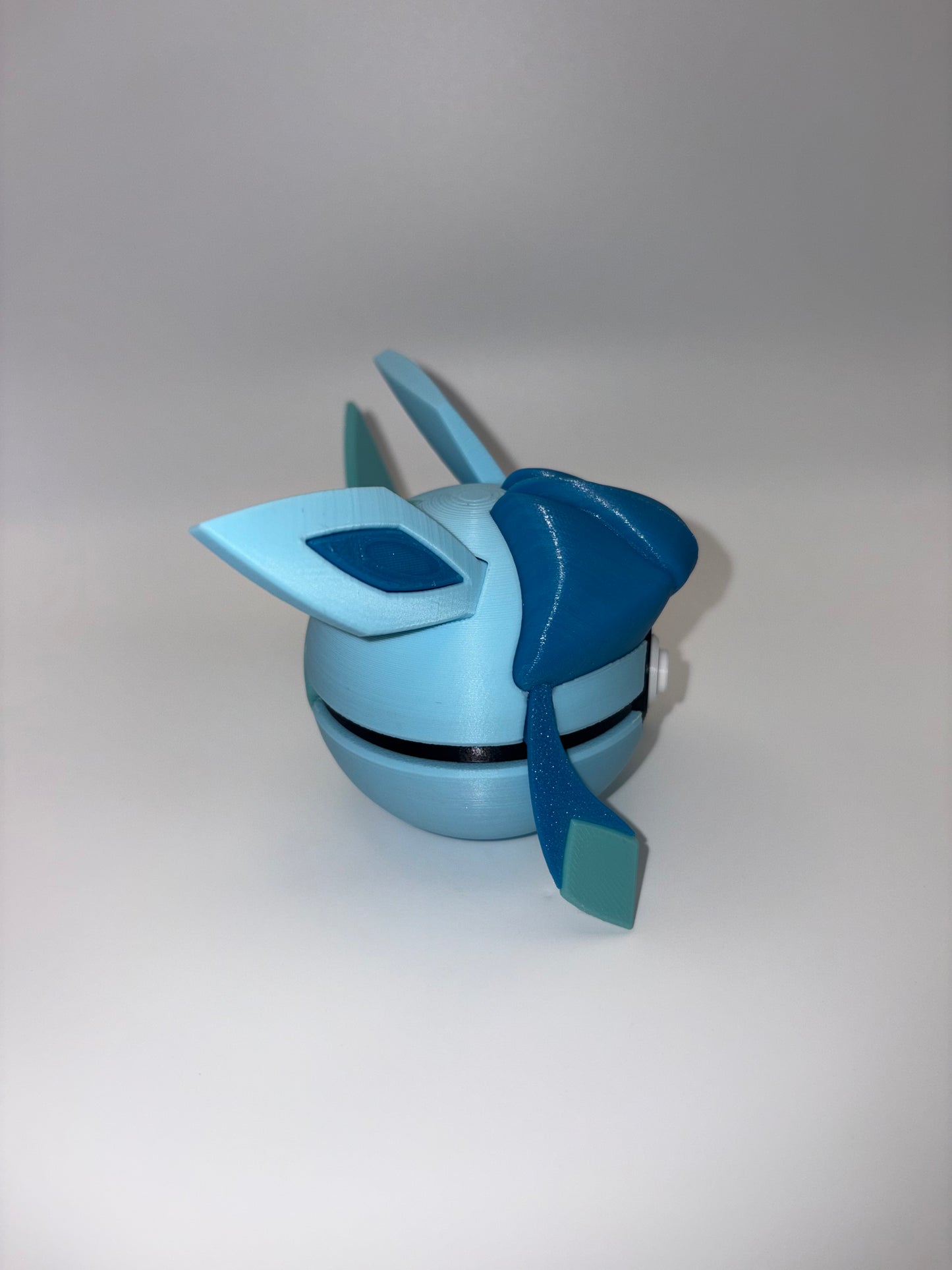 Glaceon Themed Pokeball w/clicker