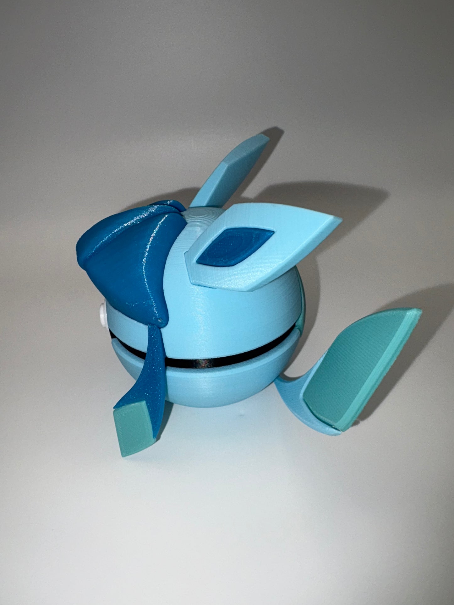 Glaceon Themed Pokeball w/clicker