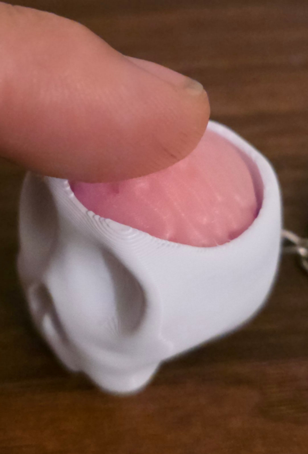 Small brain clicker keychain (glow in the dark)