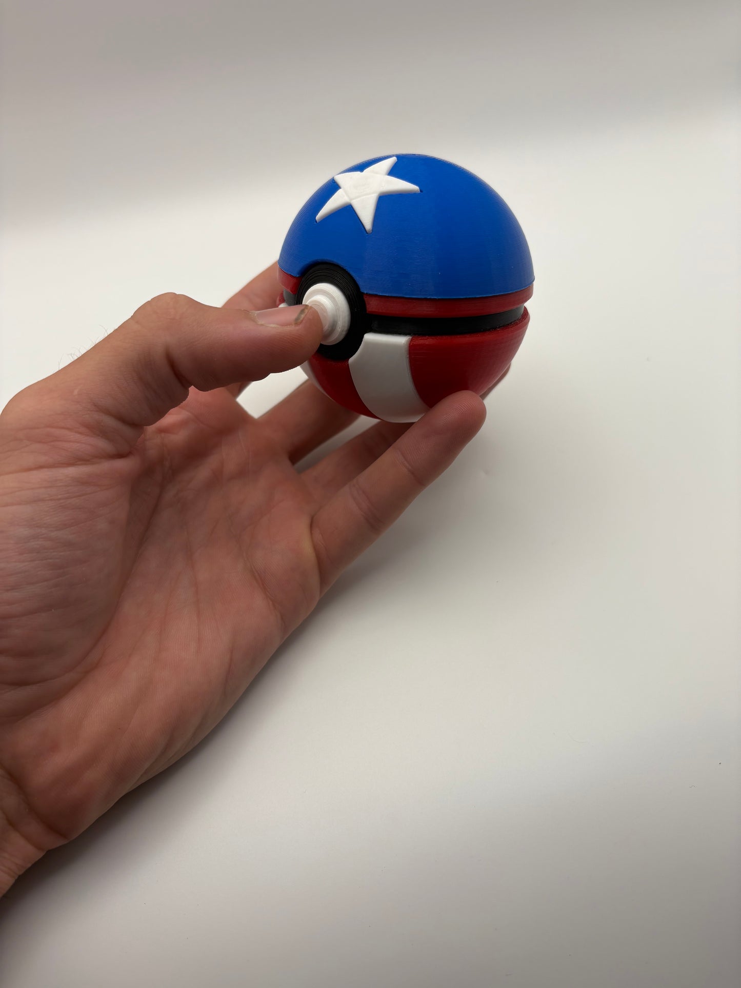 Captan America Themed Pokeball