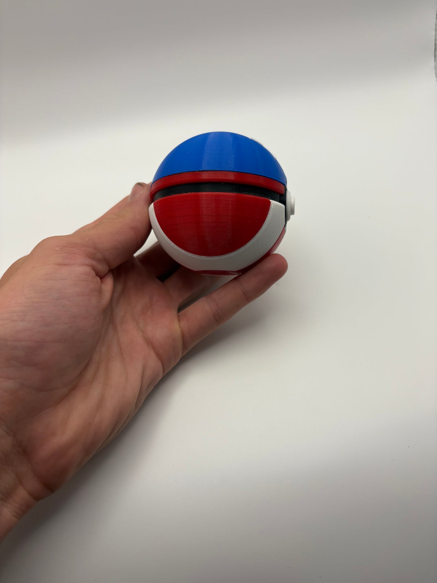 Captan America Themed Pokeball
