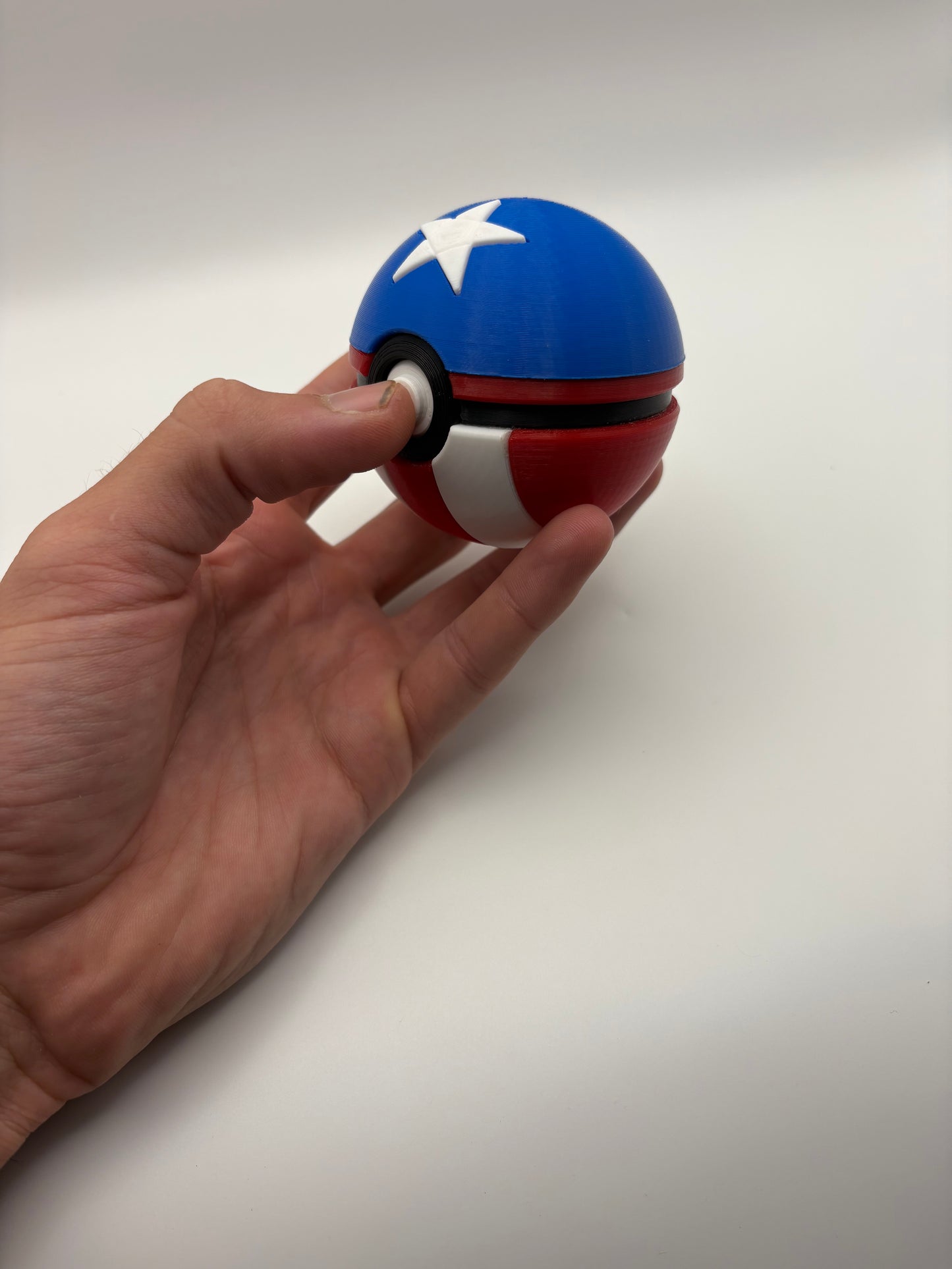 Captan America Themed Pokeball